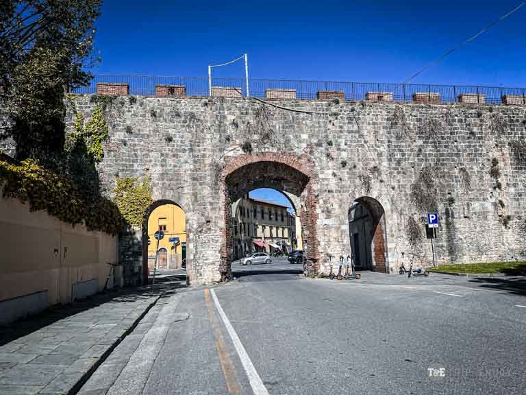 Porta a Lucca Pisa